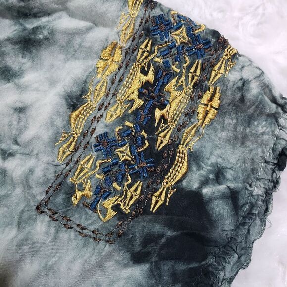 One World size small tie dye peasant top with decorative embroidery accents - Picture 6 of 7